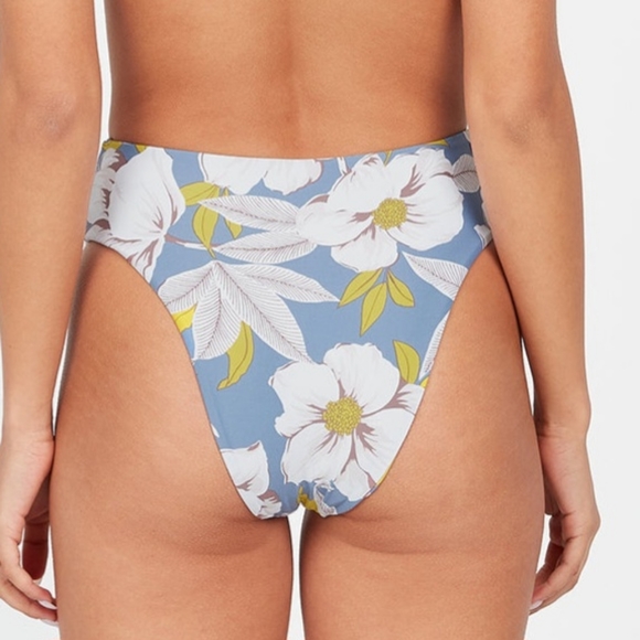 🐠VOLCOM VACAY BOUQUET RETRO BIKINI BOTTOM SIZE M - Picture 3 of 5